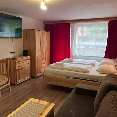 Mountain Near Bus - Walk Everywhere - Location * Kaprun