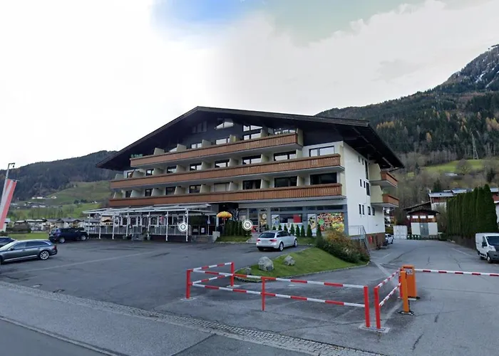 Mountain Near Bus - Walk Everywhere - Location كابرون